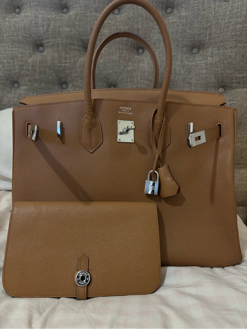 Source Unknown Brown Leather Tote with Matching Pouch